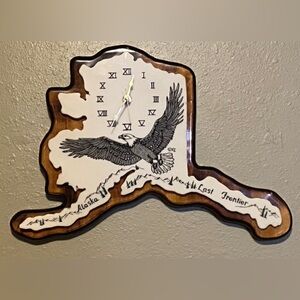 Unbranded Vintage Alaska Last Frontier Eagle Wall Clock Preowned
